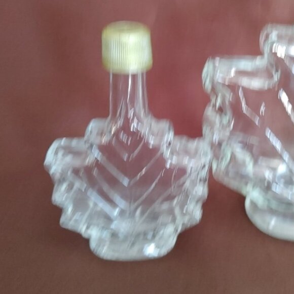 Leaf-Shaped Clear Glass Bottle  Set of 3 - Picture 3 of 8